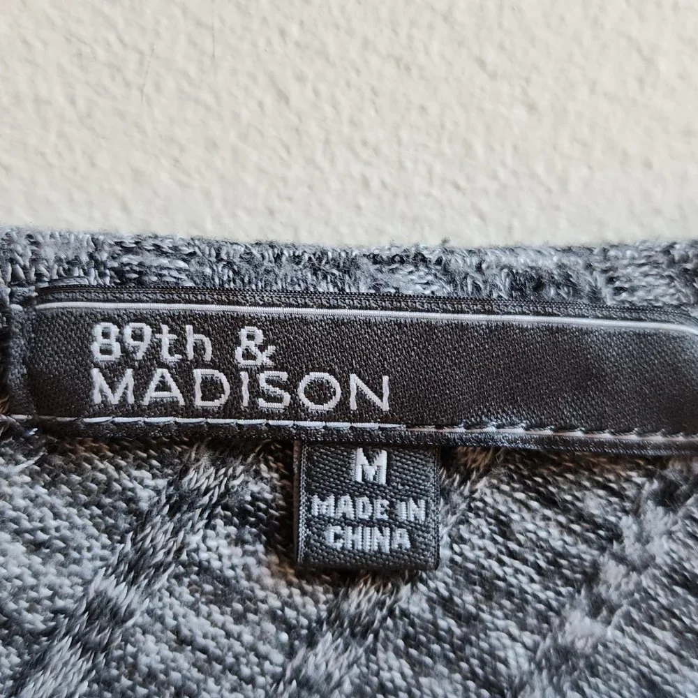 89th & Madison Gray Angled/Ribbed Scoop Neck Jersey Size Medium
